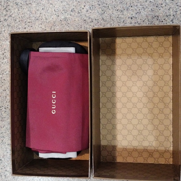 Authentic Gucci sunglasses LIKE NEW Gold frames with tortoise shell rims - Picture 11 of 12